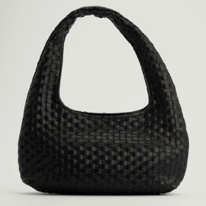 Liknar bottega veneta  - Väska från NA-KD, aldrig använd, liknar bottega veneta väskorna