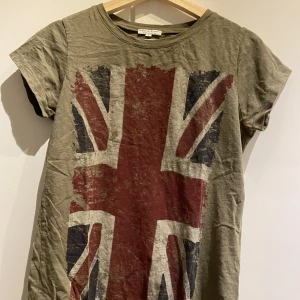 T-shirt  - T-shirt från Marie Lund. 50kr+54kr frakt