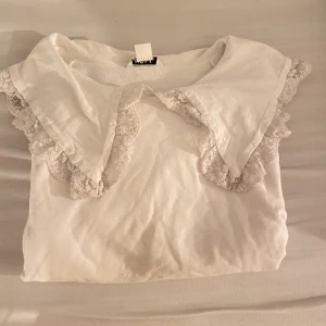 Sweatshirt - Monki  - Super gullig sweatshirt från Monki i storlek L, passar de flesta storlekarna pga tröjans rymlighet!  Köparen står för frakten.