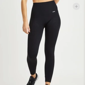 Aybl tight - Säljer mina AYBL tights balance v2 sesmless leggings. Använda två gånger lite för tights på mig 