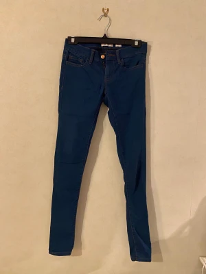 Mjuka jeans Strl. 32 från Cubus - Knappt använda. Väldigt mjuka, gränsar till att vara leggings.