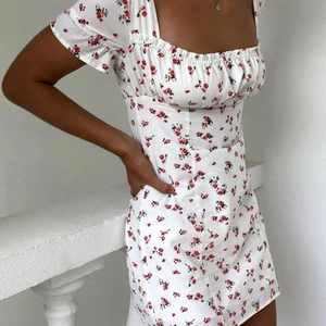 Klänning shekou  - Super gullig klänning ifrån shekou. Helt ny.💗