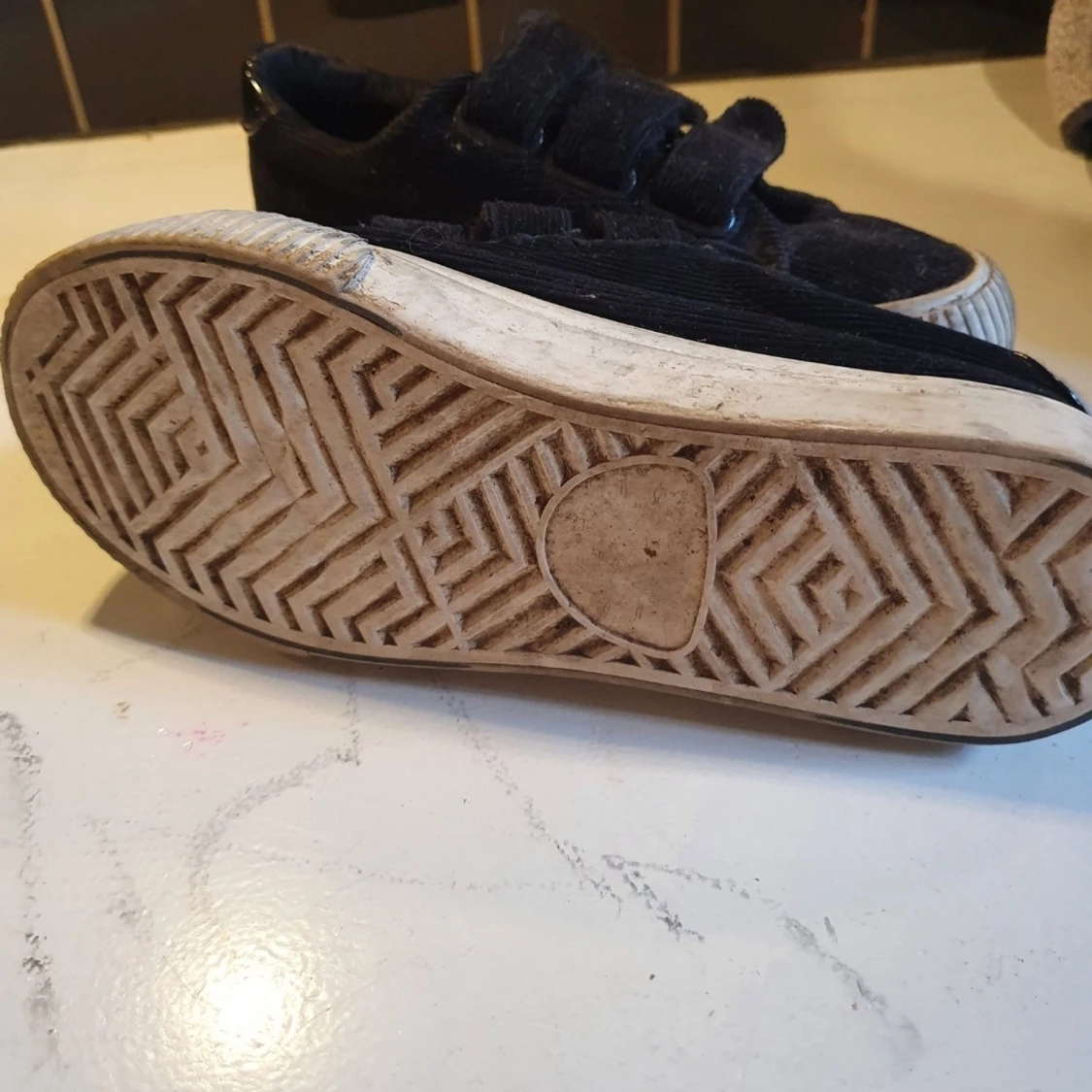 Svarta Sneakers st 37  - 91