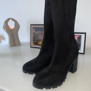 nly shoes  - fina svarta skor, perfekta till våren:) 