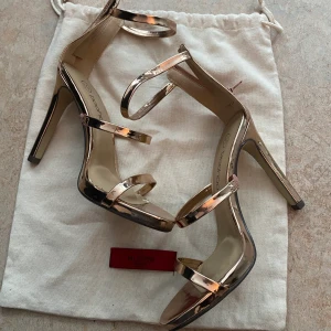 Boohoo golden heels  - Golden heels with stripes from boohoo in size 37 worn only once but inside 