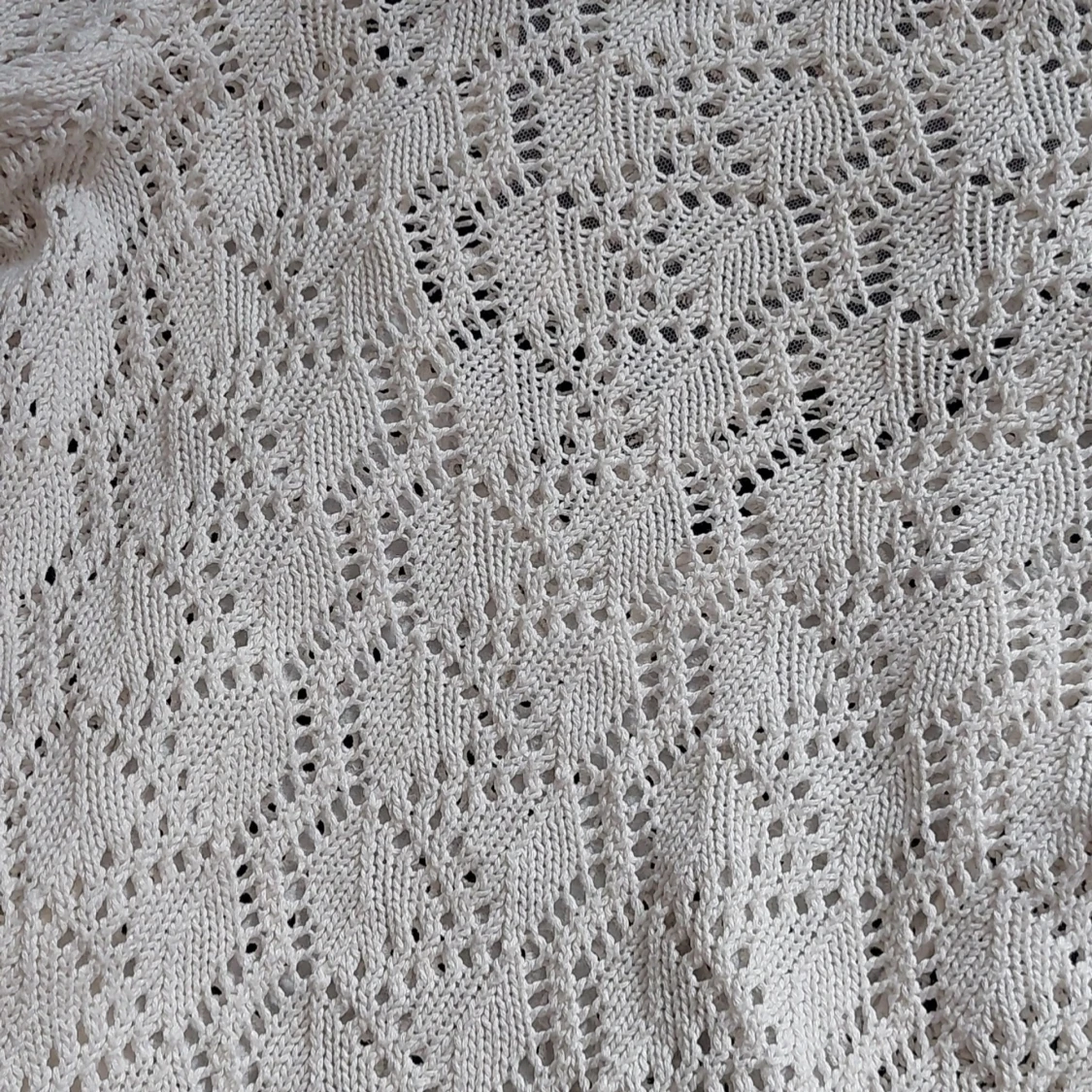 Spets/ stickad tröja - 91