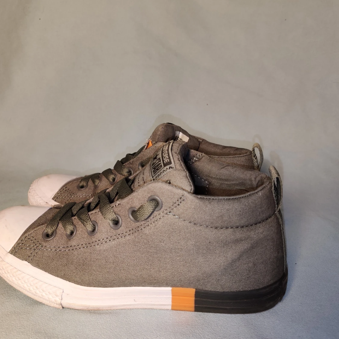 MILITÄRGRÖNA CONVERSE STRL 37,5 - 90