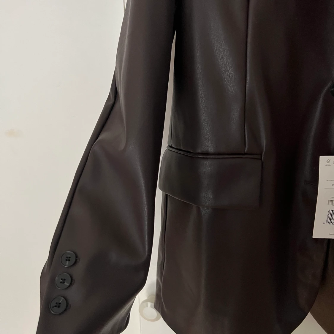 Bershka blazer i brunt läder Strl L - 90