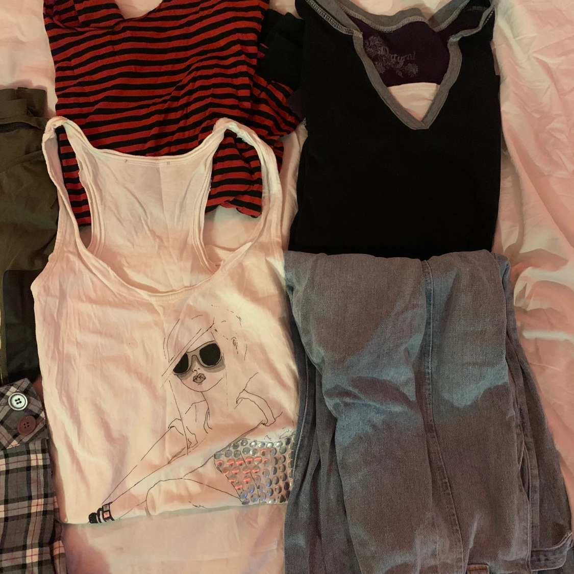 Ett pack med kläder i 90/00-tals stil! - 91