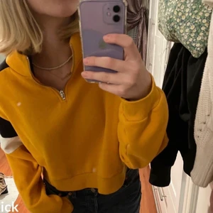 Sweatshirt  - Snygg och mjuk tröja med dragkedja