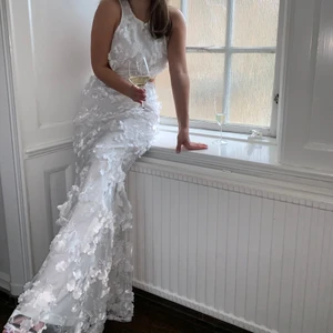 Balklänning  - Superfin balklänning som användes 1 gång så är i nyskick.  Skriv för fler bilder💕