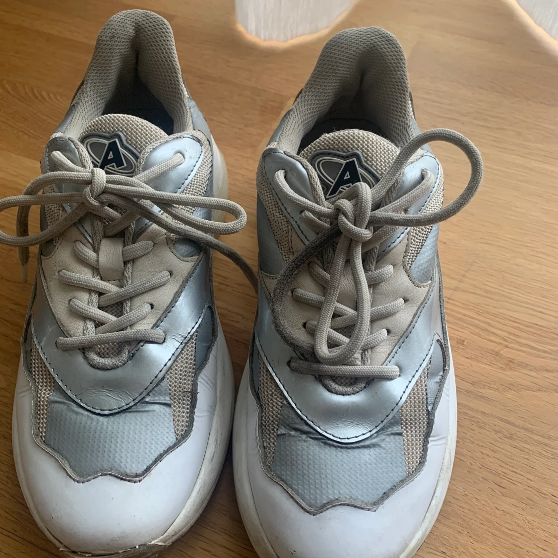 Axel Arigato skor  - 90