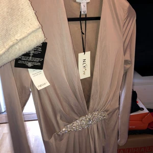 Balklänning  - Helt ny