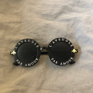 Solglasögon - Oanvända, frakt tillkommer på 13kr! (Fraktalternativet nedan stämmer alltså inte)