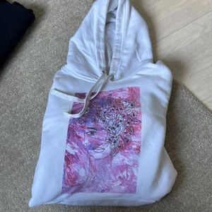 The cool elephant, flowergirl  -  så fin tröja som inte kommer till användning tyvärr, vill bli av med för mer plats i garderoben. Köptes för 599 kr så minimum 200kr för tröjan!