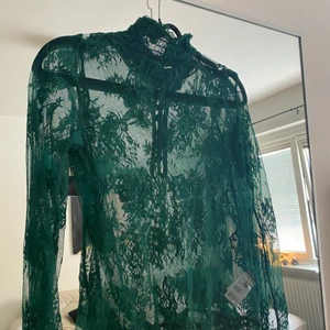 Spets tröja  - Grön spetströja 