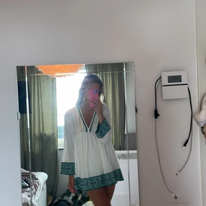 Klänning  - Använd endast 2-3 gånger 