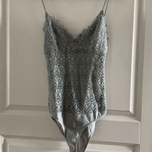 Body  - Super söt body den Zara  Frakt tillkommer 