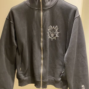 Seams tracktop - Limiterad och slutsåld, nypris 900.