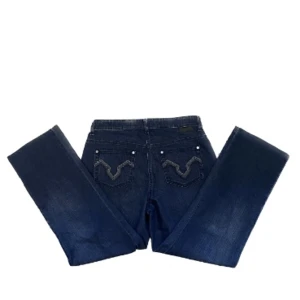 Baggy byxor😻 - Jätte snygga baggy jeans i storlek m i midjan på mig som har m så åker dom inte ner men dom e lxm fortfarande baggy i bena lxm om du fattar😅 köpta på stadsmissionen säljer dom eftersom att dom tyv inte kommer till användning