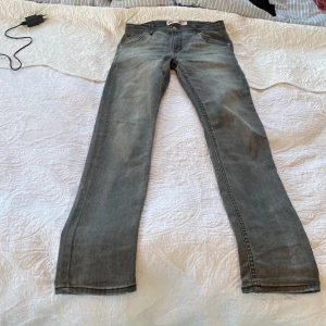 Levis 502  - Ett par gråa jeanse, Levis 502, bara provade, aldrig använda. 