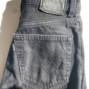 Svarta high Loose Levis jeans - Säljer då jag ej använder längre💕