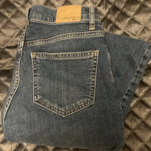 Bootcut jeans - Bootcut jeans från gina i bra skick! skriv för mer bilder💞