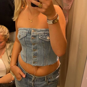 Jeans topp - Zara jeans top, aldrig använd🥲