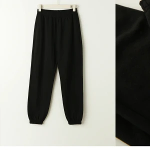 Mjukisbyxor  - Svarta mjukisar från Gina tricot, säljer pga för små. Köptes för 299kr