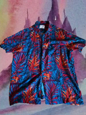 Färgglad skjorta  - Väldigt skön kortärmad skjorta! Perfekt för sommaren liksom