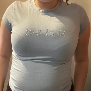 Bebe 💙💙 - Vintage BEBE, dem fattande kristallerna har bytts ut kolla bild tre 