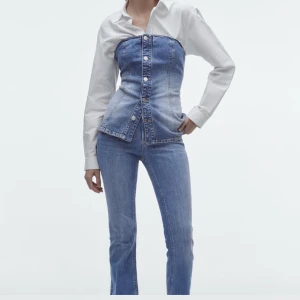Low rise jeans - Jag säljer dessa low rise zara jeans helt oanvända med prislapp kvar då jag fick ett par i present.