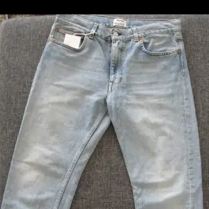Acne Studio Jeans in M size. Looks like brand new)