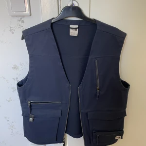 Mens North Face Vest - North face fisherman vest. 9/10 quality 