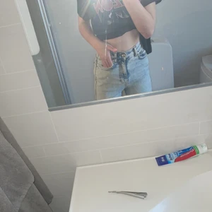 Gina jeans  - Hej detta är ett par av mina jeans jag kör sälja dom har aldrig blivit använda pg att jag byter stil ganska ofta 