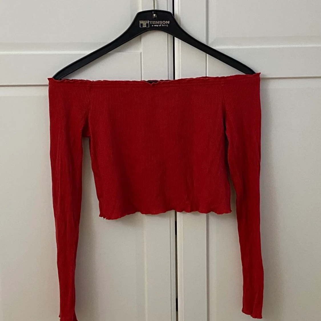 Röd långärmad off shoulder❤️