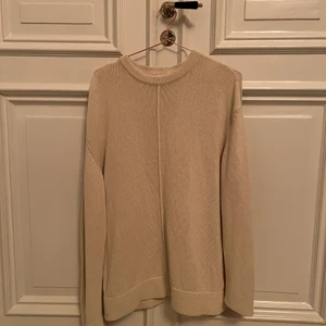 Filippa k tröja - Benvit stickad tröja. Bomull och polyamide