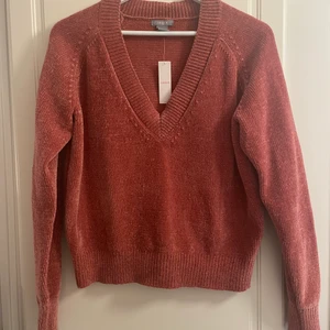 Tröja  - Säljer en mysig tröja från Lindex, aldrig använd. Prislapp kvar. Storlek S 