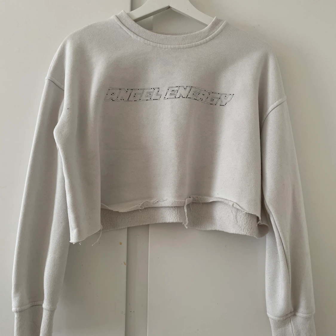 Sweatshirt med rhinestones