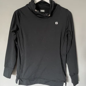 Träningströja från Freddy WR - Varmt men luftigt material, perfekt för utomhusträning! Hög krage, ficka på ryggen med bälte. Hål för tummarna. Knappt använd.