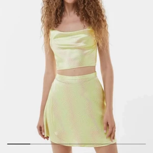 Set från bershka  - Oanvänt set ifrån bershka, superfint nu till sommaren!