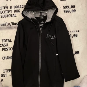 Hugo boss hoodie - Hugo boss hoodie oanvänd, storlek S 