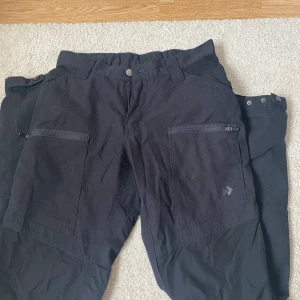 Fritidsbyxor  - Fritidsbyxor från lager 157. Använd två gånger! Storlek s! 