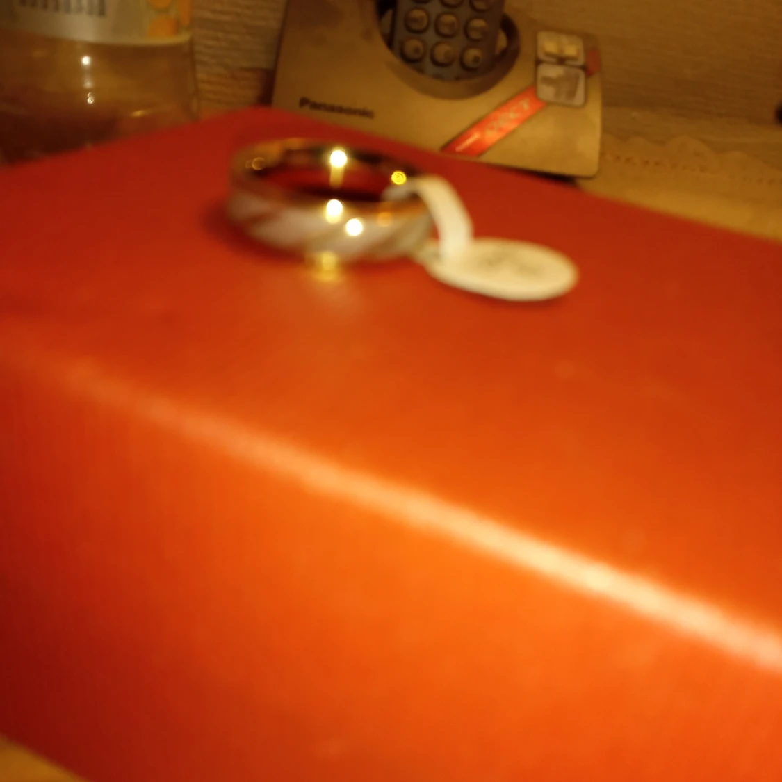 Guldfärgad ring med Titan stål stl 9 . - 90