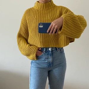 Stickad tröja - En härlig höstfärg crop stickad tröja från H&M 