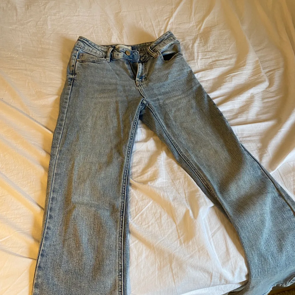 Super snygga låg missade jeans i storlek 26. Nästan helt oanvända. Jeans & Byxor.