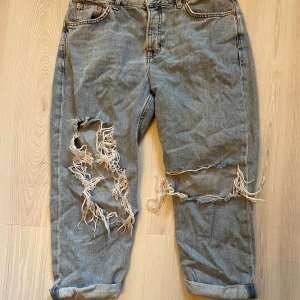 Jeans - Jeans med slitning från topshop