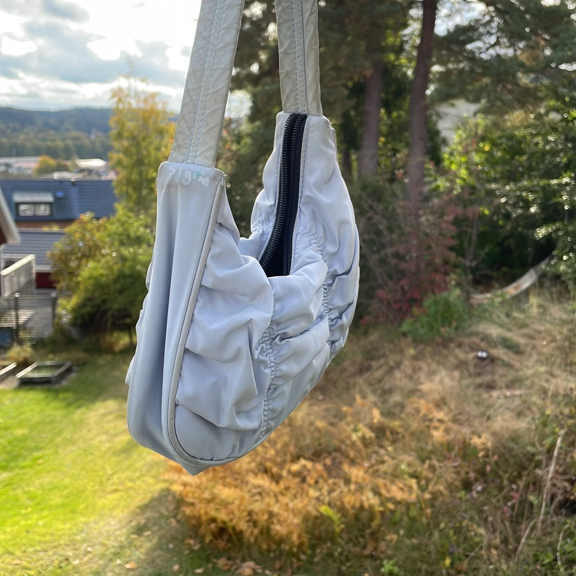 Axelväska från monkey  - 90