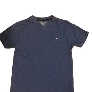 Tommy hilfiger  - Tommy hilfiger T-shirt  Storlek xs  Pris 99kr  Fraktar eller möts upp i Gbg 