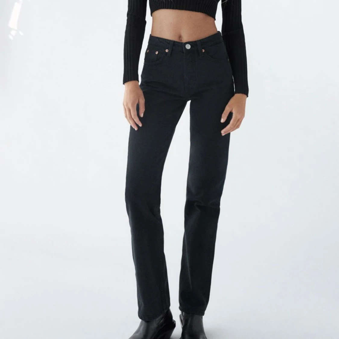 Svarta zara jeans